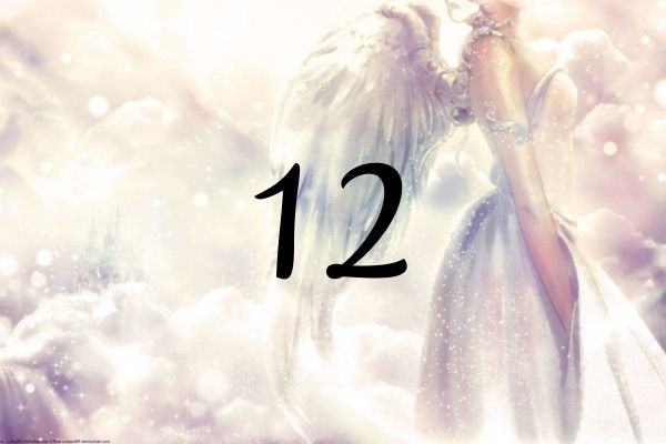 天使數字12的意義是『對於你的未來採取正向思考』