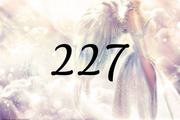 天使數字227的意義是『請相信自己和您所作出的選擇』
