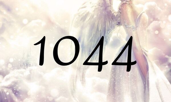 天使數字1044的含義是『無法可視的存在們正在支持著您的行動』
