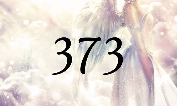 天使數字373的含義是『您與大師們同在。請充滿自信地前進在自己所選擇的道路上吧』