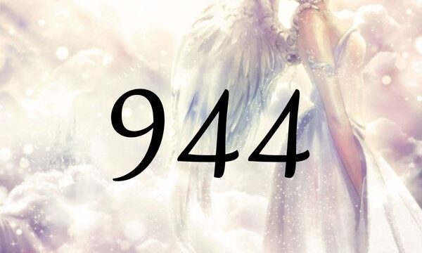 天使數字944的含義是『請貫徹執行讓您感覺到是自己使命，充滿熱情的事吧』