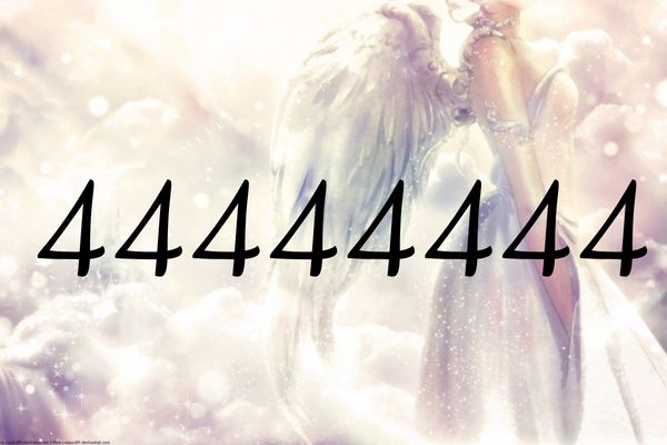 天使數字44444444的含義是『許多的天使正在用愛包圍著您』